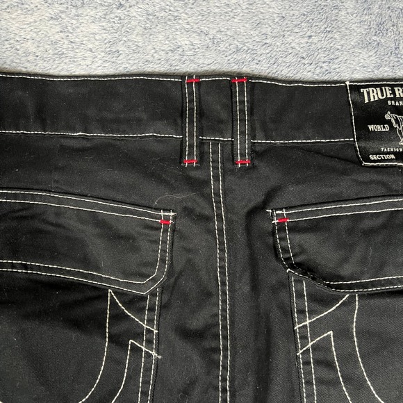 True Religion Mens Jet Black Cargo Shorts White Contrast Stitch Size 44 NWT - Picture 12 of 16